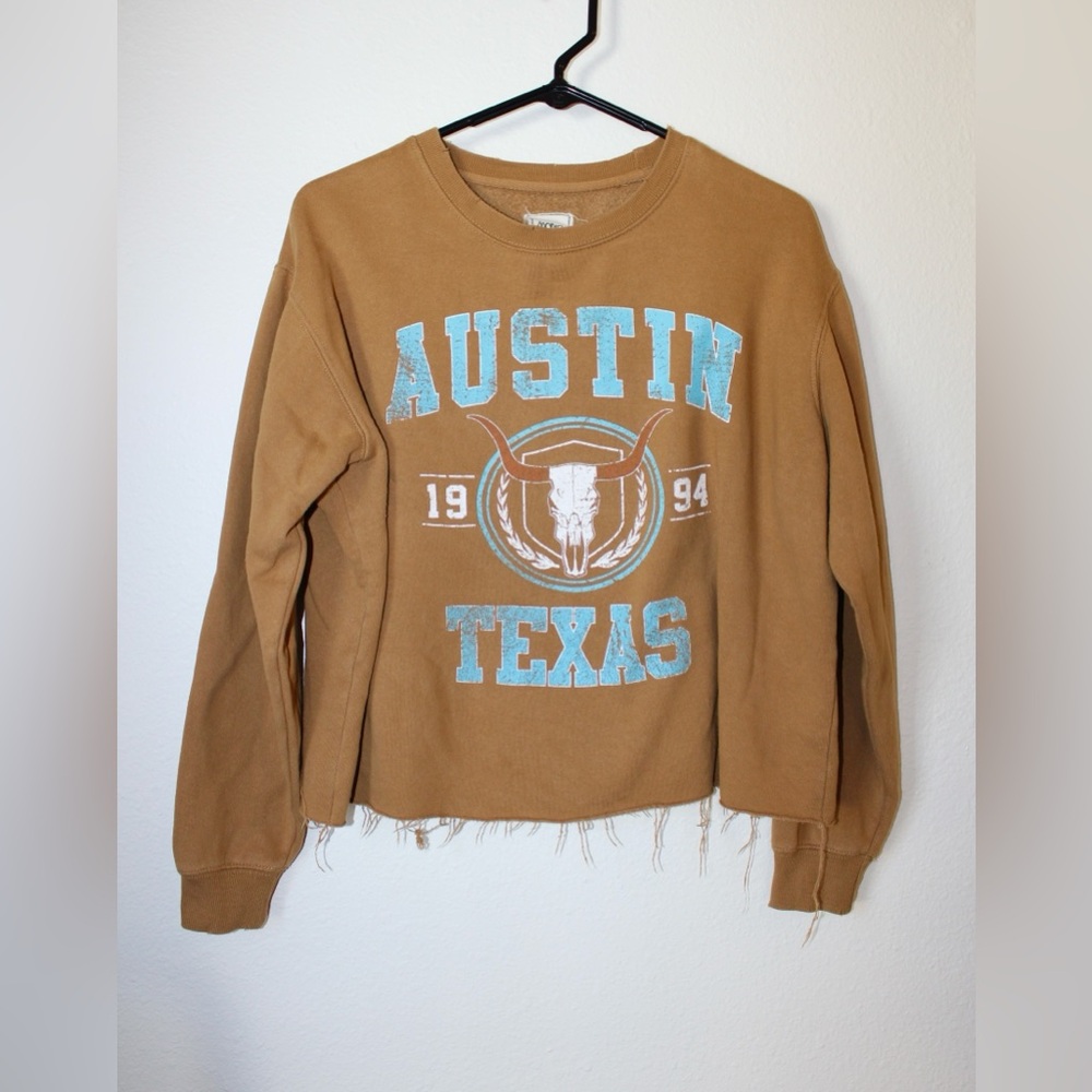 Buckle Modish Rebel Orangey Brown Tan color Austin Texas Sweatshirt distressed